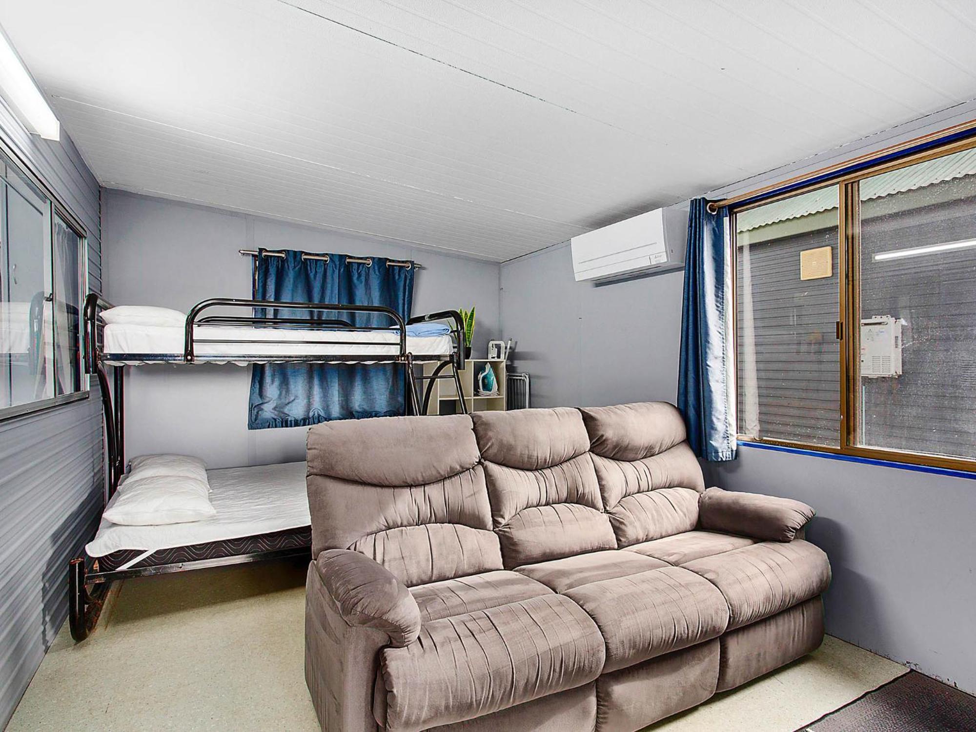 Jacaranda Holiday Park نورث هيفن المظهر الخارجي الصورة